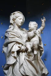Virgen con niño, París, Francia