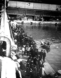 Visitantes a Port Doumen, Saigón, Vietnam, 1900