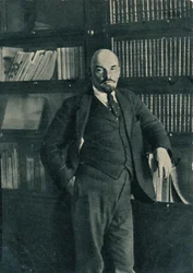 Vladimir Ilich Lenin, líder bolchevique ruso, en el Kremlin, Moscú, Rusia, octubre de 1918