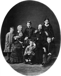 Vladimir Ulyanov Lenin como alumno de escuela secundaria, con su familia, Simbirsk, Rusia, 1879
