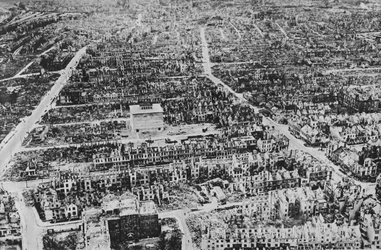 Lo que hicieron los bombarderos británicos en Bremen sobre el Weser, 1945