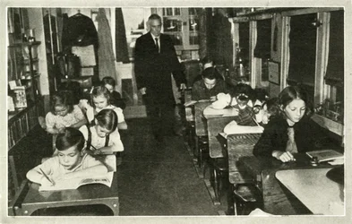 Cuando la escuela llega a los niños - Las escuelas itinerantes proporcionan una educación completamente moderna
