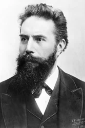 Wilhelm Conrad Roentgen, físico alemán, c 1900