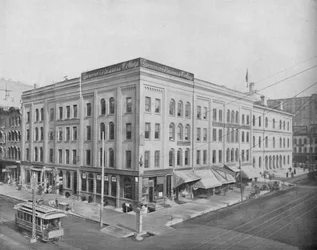 Calle Wisconsin y Broadway, Milwaukee, Wisconsin, c. 1897