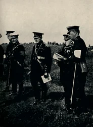 Con el General French en las maniobras del ejército, 1912, 1945