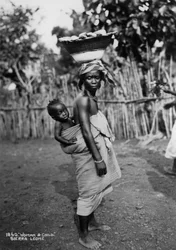 Mujer y niño, Sierra Leona, siglo XX