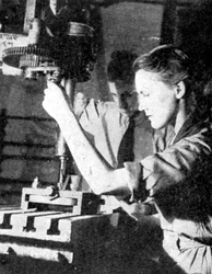 Trabajadora de armamentos, Segunda Guerra Mundial, 1940
