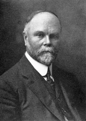 Worcester R Warner, fabricante estadounidense, c. 1900s