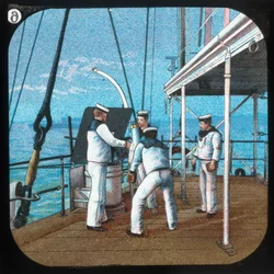 Trabajando un cañón de 3 libras -- H.M.S. Blake, c1900