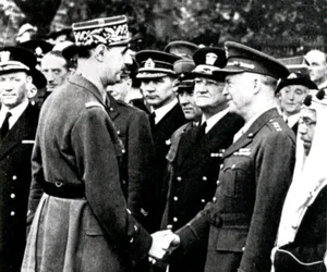 Segunda Guerra Mundial: De Gaulle saluda a Eisenhower, 1944