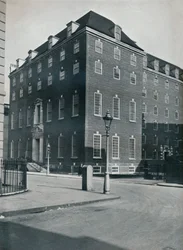 Edificio YWCA, Bloomsbury, Londres, 1932