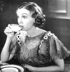 ZaSu Pitts, actriz estadounidense, 1934-1935