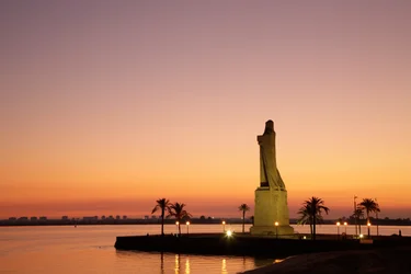 Monumento a Colón esculpido por Gertrude V. Whitney en Punta del Sebo cerca de Huelva, Provincia de Huelva, Andalucía, sur de España