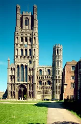 Catedral de Ely, (desde 1102), Fachada Oeste, Ely, Cambridgeshire, Reino Unido