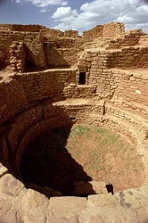 Entrada a una Kiva, construida c.11-14 siglos