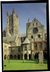Vista exterior de la Catedral de Canterbury, Kent