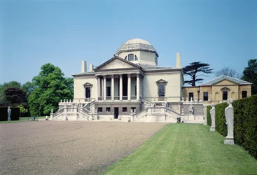 Vista exterior del frente este de Chiswick House, Londres, (1725-29), construido por Lord Burlington, 3er Conde de (Richard Boyle) (1694-1753)