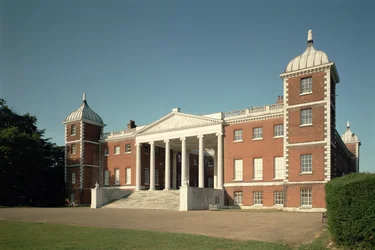 Vista exterior del lado este, Osterley Park, Middlesex