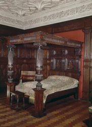 Cama con dosel, roble tallado, siglos XVI-XVII