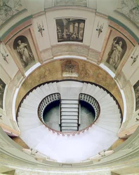 Casa Home, 20 Portman Square, Vista del hueco de la escalera, construida por Robert Adam
