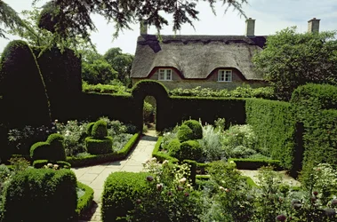 Casa y jardín