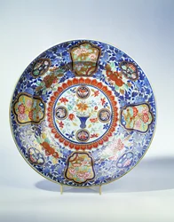 Gran plato Imari, período Genroku