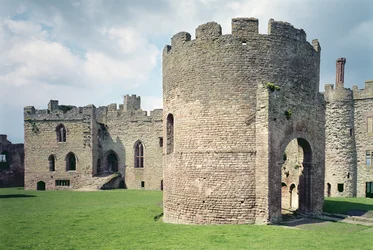 Castillo de Ludlow, Vista exterior, Escuela Inglesa, construido entre 1066-1085, Shropshire, Reino Unido