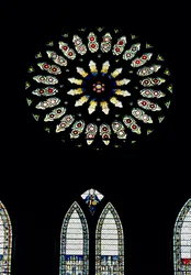 Ventana de Marigold o Ventana de Santa Catalina, c.1515. Las rosas rojas y blancas conmemoran la unión de las casas de York y Lancaster por el matrimonio de Enrique VII.
