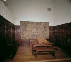 Sala de exposición panelada en el Museo Victoria y Alberto