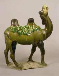 Camello llorón de cerámica china, Dinastía Tang, siglo VIII