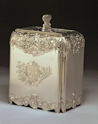 Lata de té de plata por Paul de Lamerie