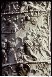 Columna de Trajano, construida para celebrar la victoria sobre los dacios, posiblemente diseñada por Apolodoro de Damasco, 113 d.C. (detalle)