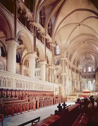Vista del coro, Catedral de Canterbury, construida 1098-1130