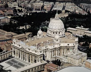Vista aérea de la Basílica de San Pedro, Roma