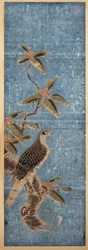Un ishizuri-e que representa un halcón posado en una rama de nanten, sobre un fondo azul