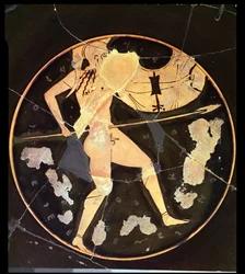 Kylix de figuras rojas atenienses que representa a un guerrero griego, griego (c.500 a.C.)