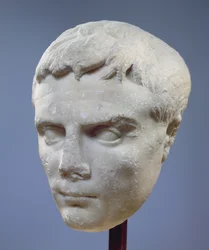 Augusto, cabeza de mármol, c.27-20 a.C.