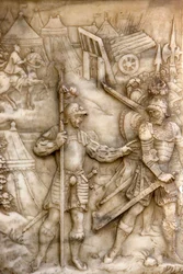 Basílica de San Denis, tumba de Francisco I, rey de Francia y Claudia de Francia, bajo relieve de la fundación, representación del sitio de Carignan, Saint-Denis, Francia