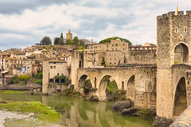 Besalú, provincia de Gerona, Cataluña, España, 2018 (foto)