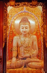 Gran estatua de Buda en el monasterio del Buda de Jade en Shanghai, China, años 60
