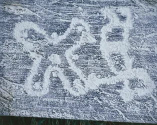 Rosa camuna, copia de grabados rupestres del valle de Valcamonica, dibujo al carbón, técnica del frottage
