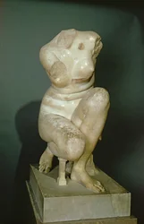 Afrodita agachada, copia romana del original griego de bronce de finales del siglo III a.C. (mármol)