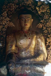 Cripta con estatua de Buda, Swayambhunath (Templo de los Monos), Valle de Katmandú (Lista del Patrimonio Mundial de la Unesco)