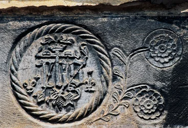 Detalle decorativo de la entrada, Pigna, Liguria, Italia