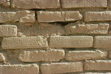 Detalle de ladrillos con inscripciones cuneiformes del Zigurat, construido por el rey elamita Untash-Gal (c.1265-46 a.C.)