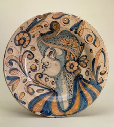 Plato, con retrato de busto, Talavera, finales del siglo XVI
