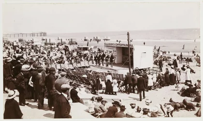 Entretenedores de la playa de Ellison, c. 1910