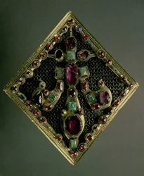 Broche de flor de lis tradicionalmente dicho que perteneció al Rey Luis IX de Francia (San Luis)