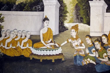 Fresco que representa una escena de la vida del Buda en Wat Phra Doi Suthep, Chiang Mai. Buda recibiendo limosnas. Tailandia