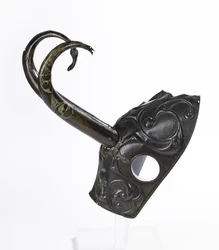 Armadura de caballo / chamfrón, 300-100 a.C.